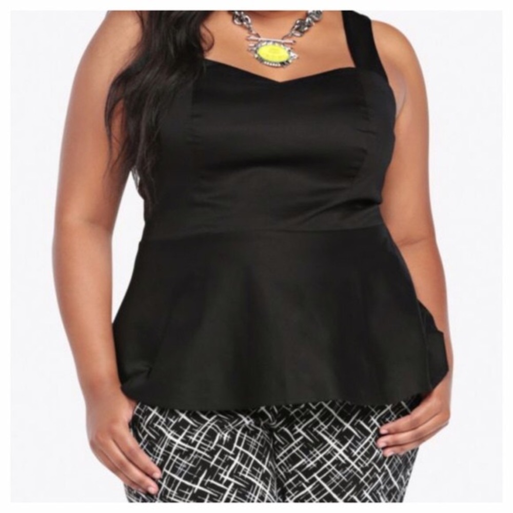 Torrid sweetheart peplum blouse 🖤